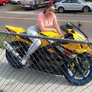 Meet your Posher, Stephanie